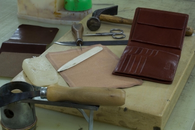 <p>Each wallet is handcraft</p>