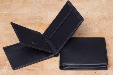 <h5>2244 45</h5><p>Wallet in black with Cardsafe system and RFID-protect,  8 credit card slots, 7 identity card compartment, double billfold and coin comp. Size: 12 x 9,5 cm																	</p>