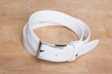 <h5>2002 30</h5><p>Belt "Carmen" in black, brown, white and atlantic. Width 3 cm and length available till 110 cm. Description: Moulded, single stitched and shortable</p>