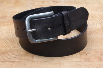 <h5>2022 40</h5><p>Belt "Jeans" in black, brown and cognac. Width 4 cm and length available till 115 cm. Description: Not moulded, not stitched and shortable.																</p>